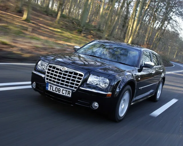 Chrysler 300C Touring універсал — 24