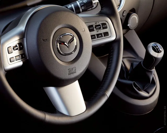 Mazda 2 2007 hatchback — 3