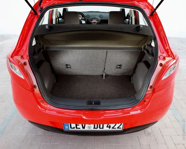 Mazda 2 2007 hatchback — 11
