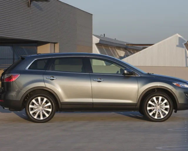 Mazda CX-9 2010 кросовер — 16