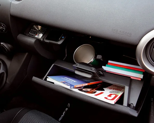Mazda 2 2007 hatchback — 13