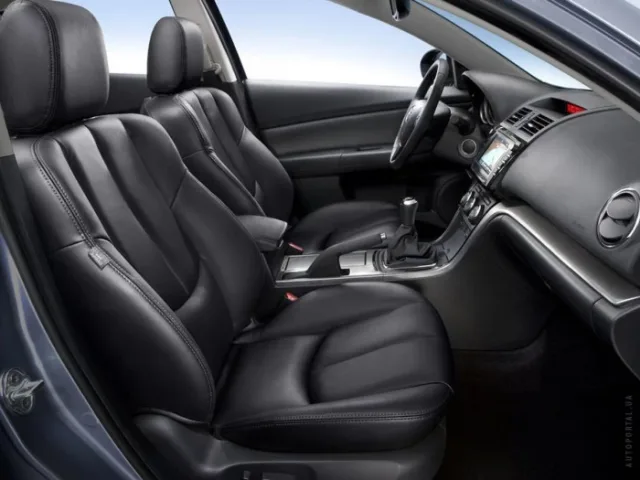 Mazda 6 2010 седан — 3