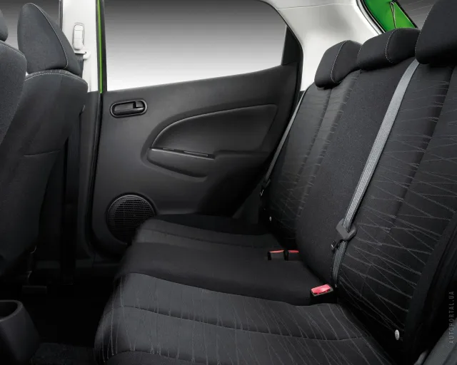 Mazda 2 2007 hatchback — 2