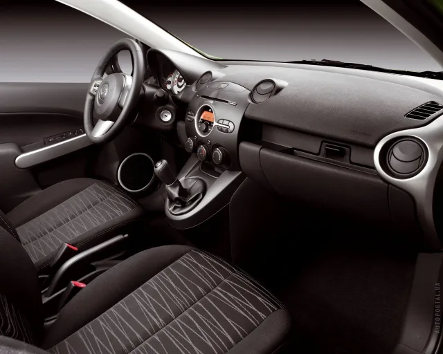 Mazda 2 2007 hatchback — 10