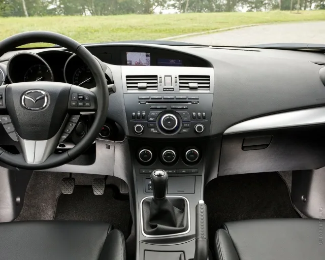 Mazda 3 2012 (Мазда 3) хэтчбек — 2