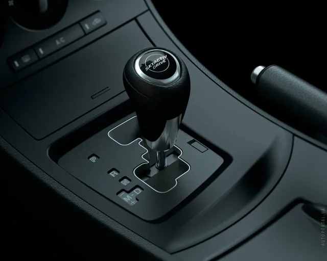 Mazda 3 2012 (Мазда 3) хэтчбек — 7
