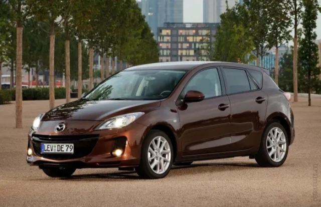 Mazda 3 2012 (Мазда 3) хэтчбек — 17