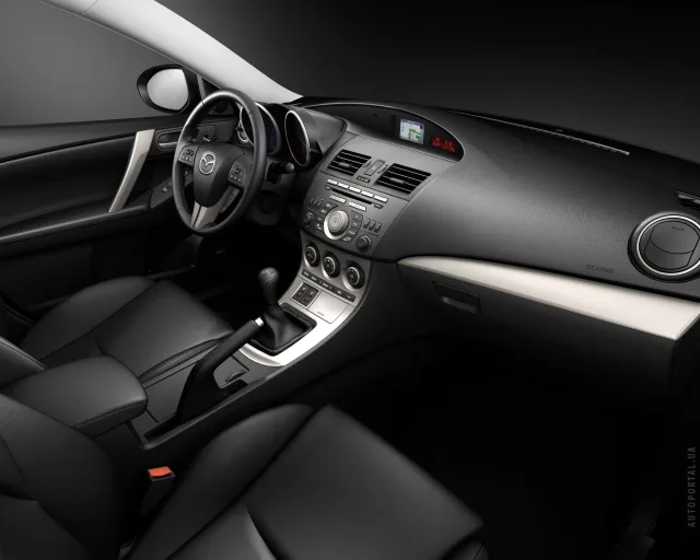 Mazda 3 2009 хетчбек — 10