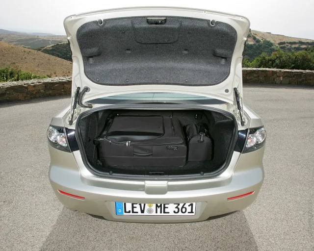 Mazda 3 2003 (Мазда 3) седан — 3