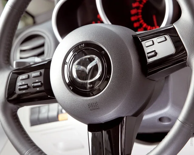 Mazda CX-7 кросовер — 6