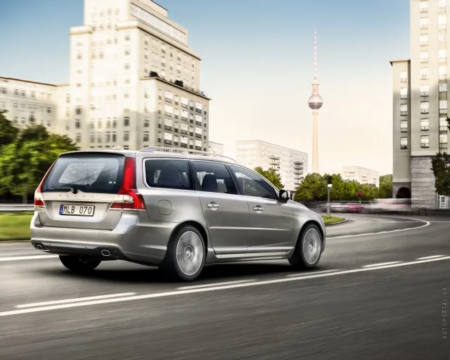 Volvo V70 2013 універсал — 6