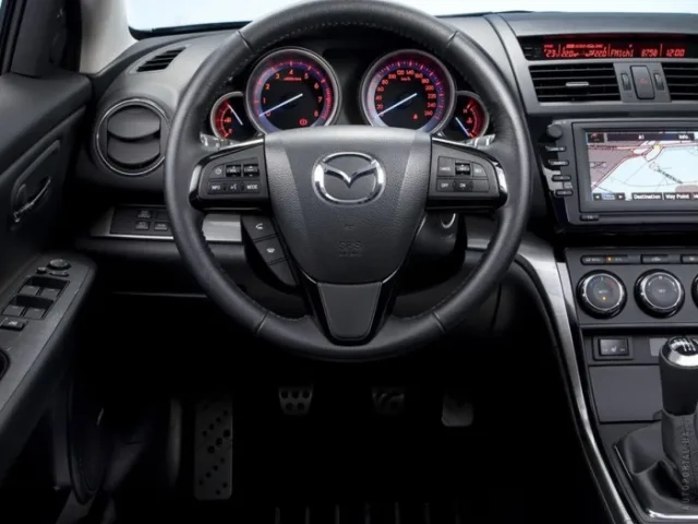 Mazda 6 2010 седан — 2