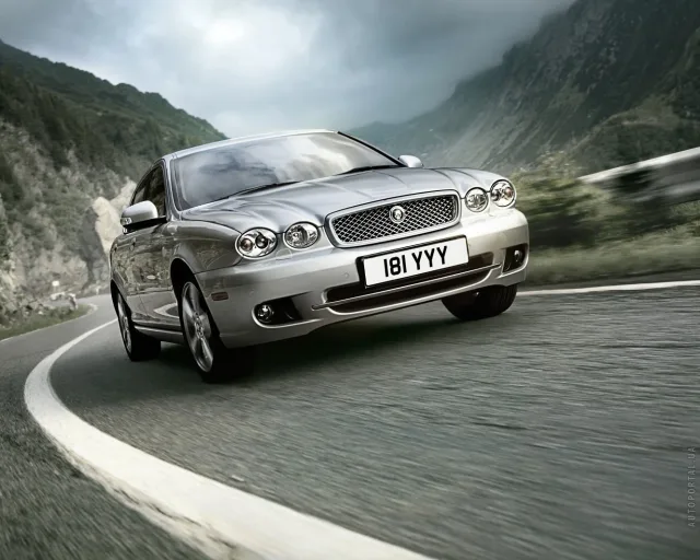 Jaguar X-Type седан — 19