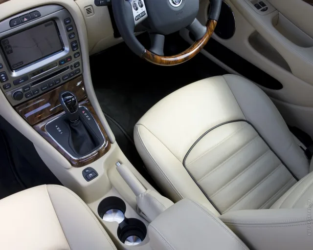 Jaguar X-Type седан — 3