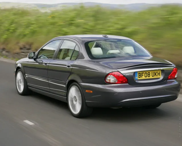 Jaguar X-Type седан — 10