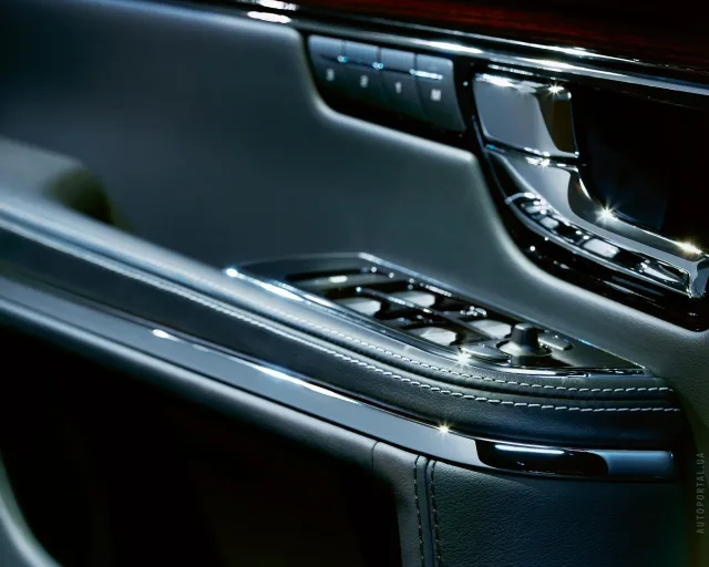 Jaguar XJ (Ягуар Икс Джей) седан — 5