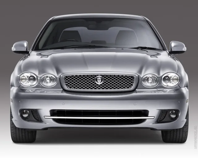 Jaguar X-Type седан — 12