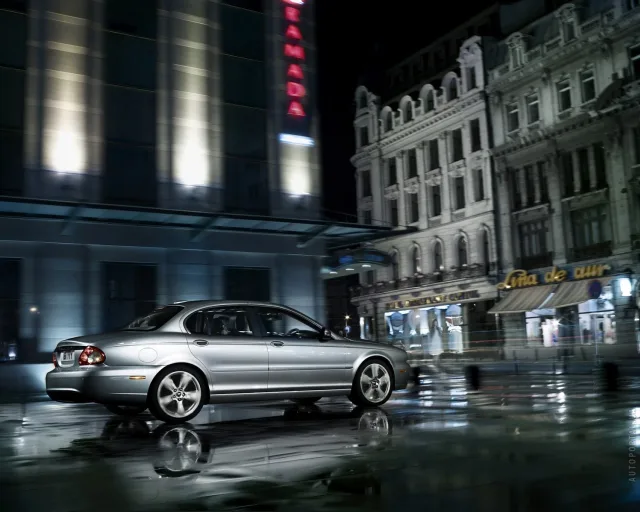 Jaguar X-Type седан — 17