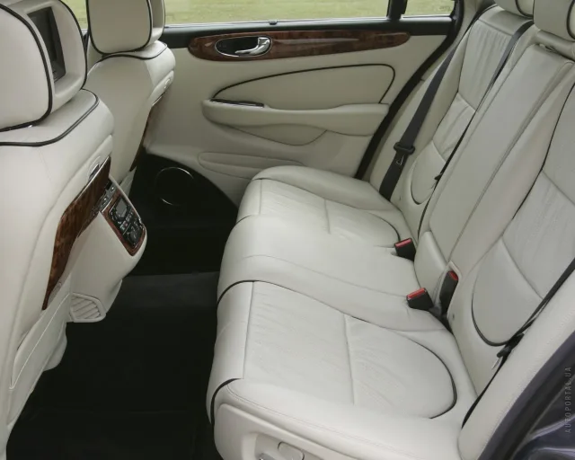 Jaguar XJ 3.5 AT Executive — 9