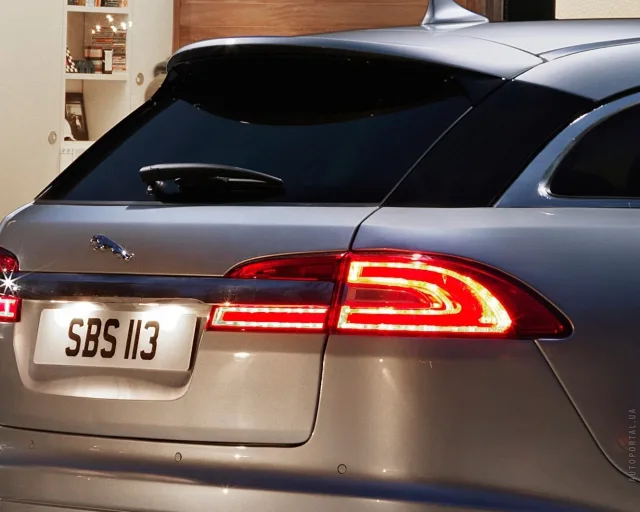 Jaguar XF Sportbrake 2012 station wagon — 17