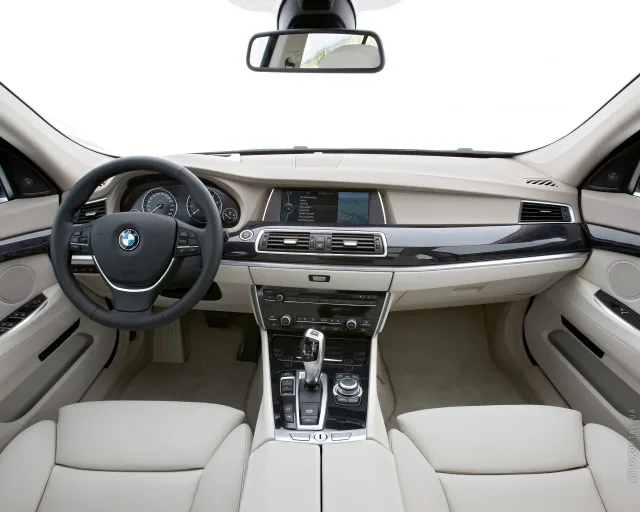 BMW 5 Series Gran Turismo хетчбек — 20