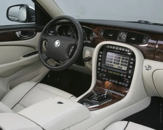 Jaguar XJ 3.5 AT Executive — 18