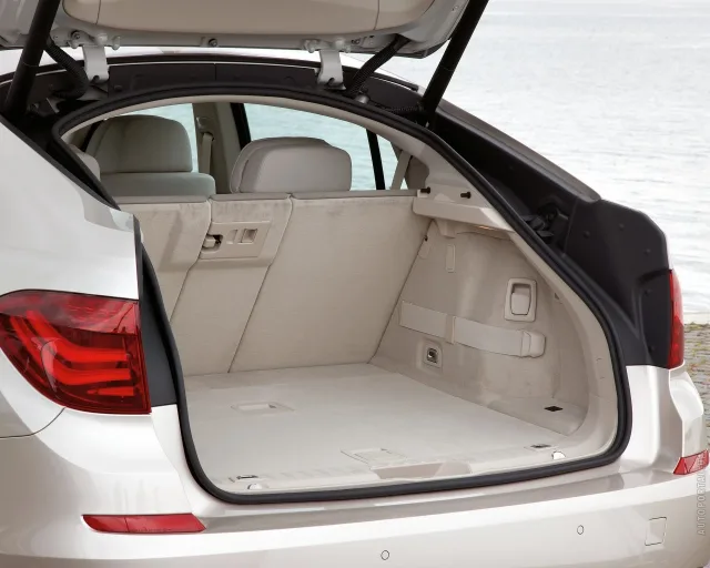 BMW 5 Series Gran Turismo хетчбек — 11