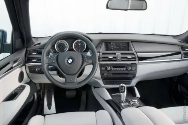BMW X5 M 4.4 AT — 4