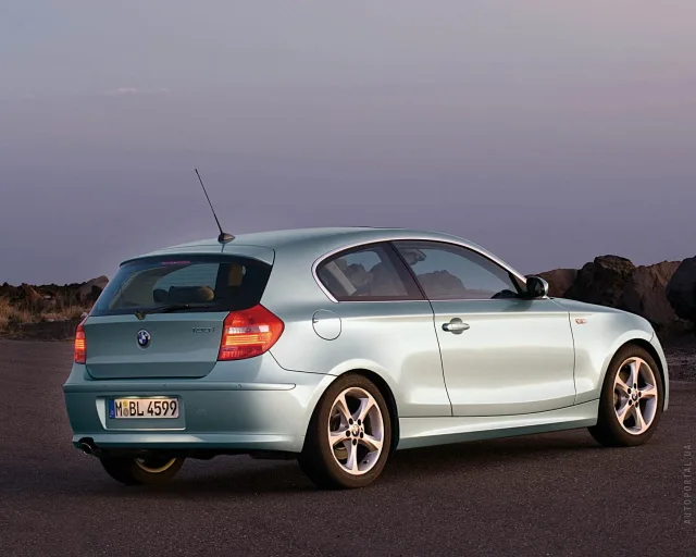 BMW 1 Series F20 (БМВ 1 Серии) 3-х дверный хэтчбек — 18