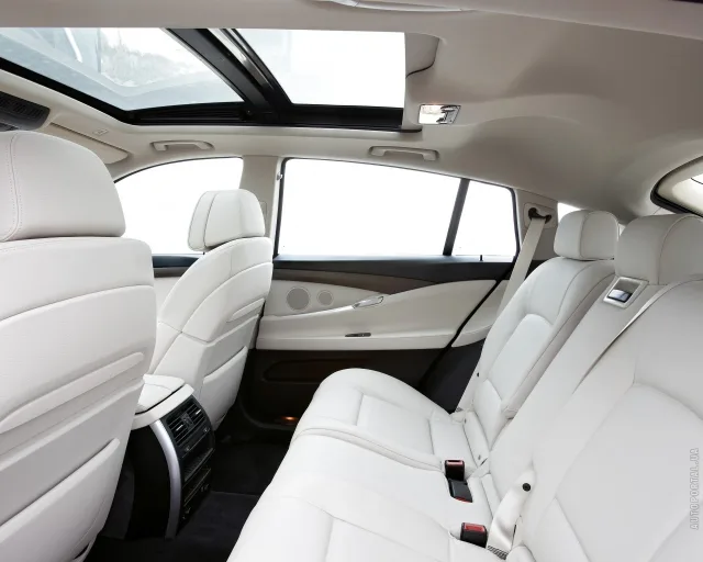 BMW 5 Series Gran Turismo хетчбек — 13