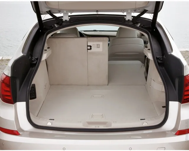BMW 5 Series Gran Turismo хетчбек — 21
