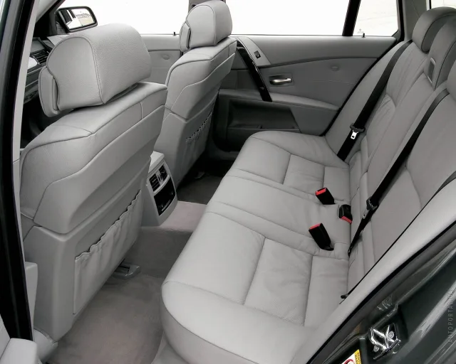 BMW 5 Series Touring E60 (БМВ 5 Серии Туринг) универсал — 3