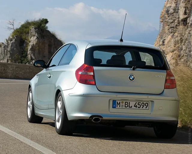 BMW 1 Series F20 (БМВ 1 Серии) 3-х дверный хэтчбек — 19