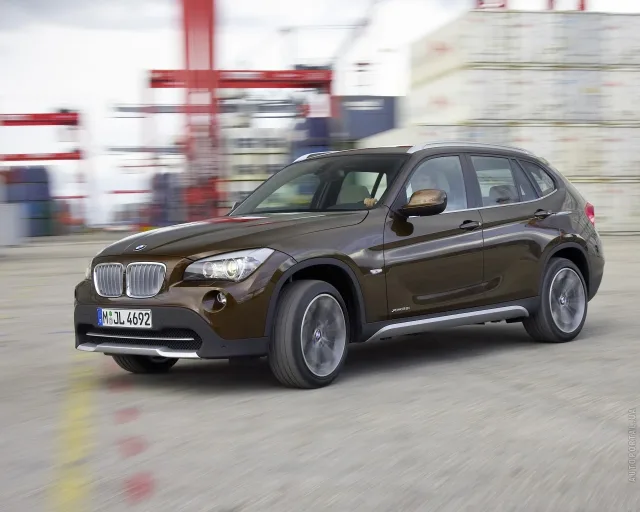 BMW X1 xDrive2.0i MT — 23