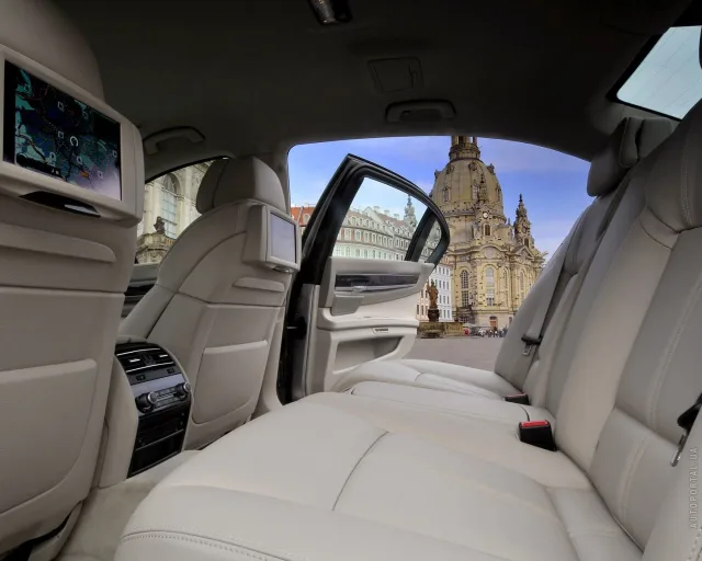BMW 730d AT — 18