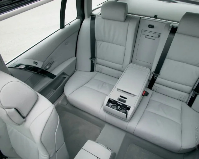 BMW 5 Series Touring E60 (БМВ 5 Серии Туринг) универсал — 18
