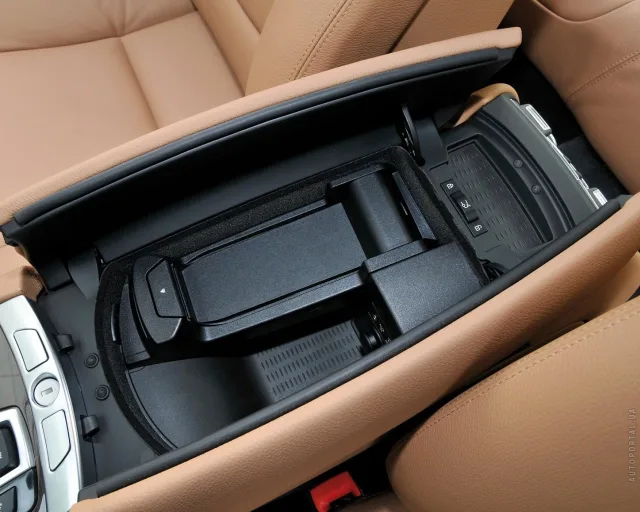 BMW 730d AT — 25