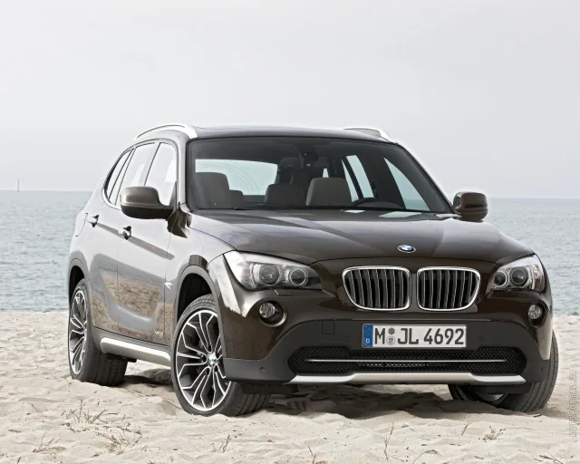 BMW X1 xDrive2.0i MT — 8