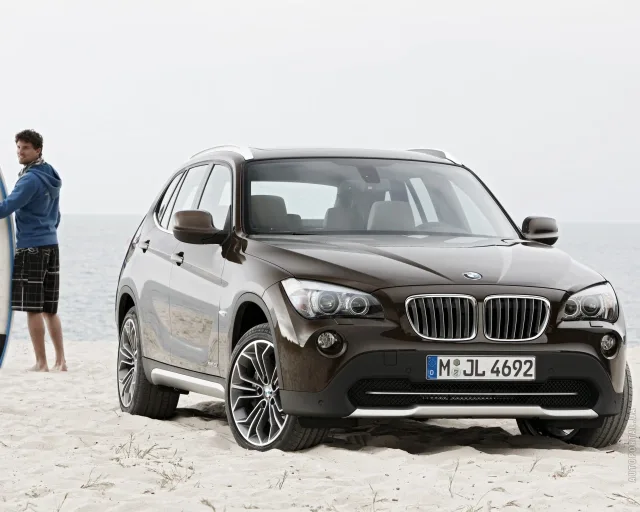 BMW X1 xDrive2.0i MT — 16