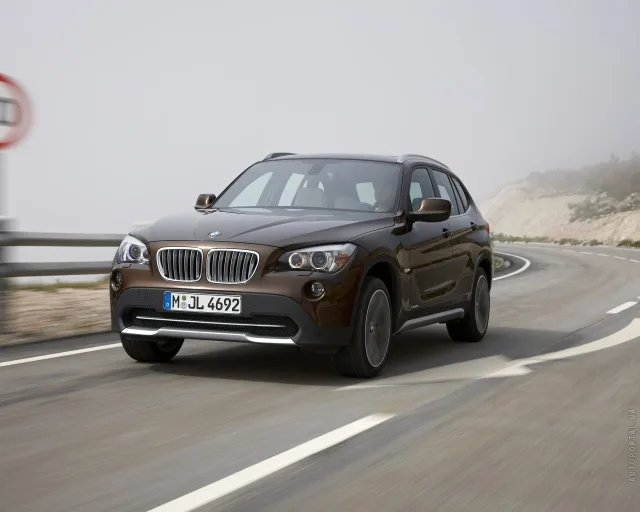 BMW X1 xDrive2.0i MT — 24