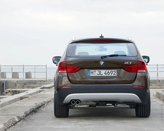 BMW X1 xDrive2.0i MT — 5