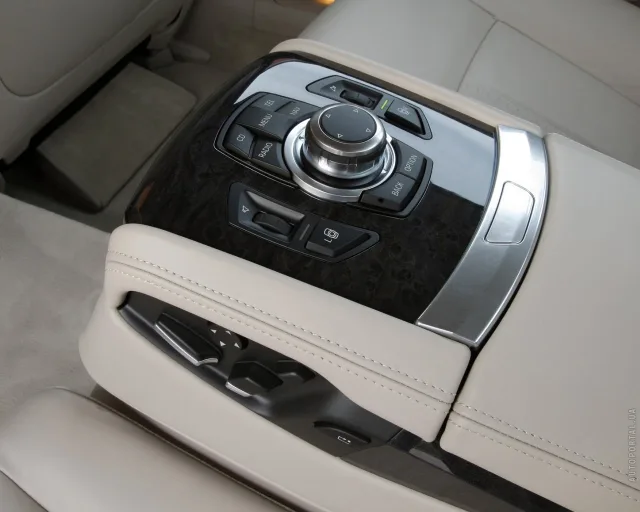 BMW 730d AT — 11