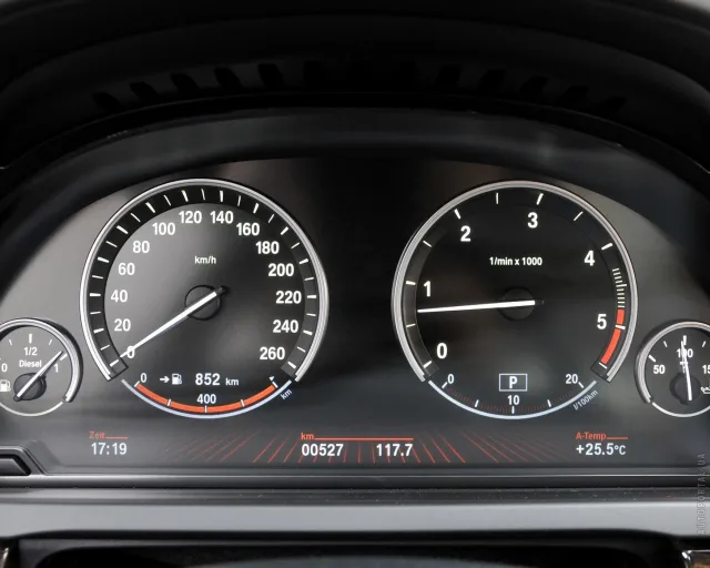BMW 730d AT — 16
