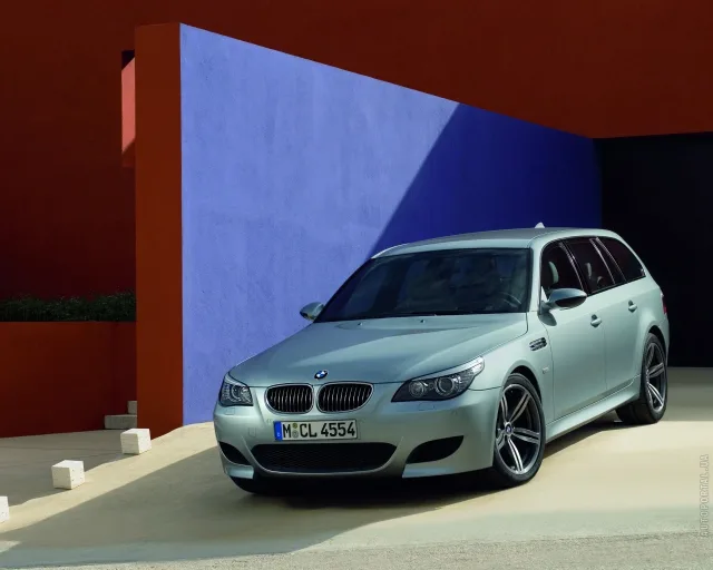 BMW M5 Touring station wagon — 13