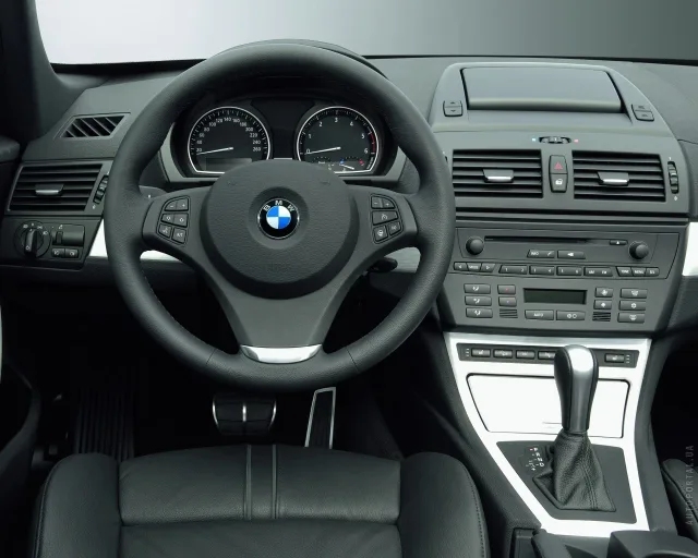 BMW X3 2004 кросовер — 4