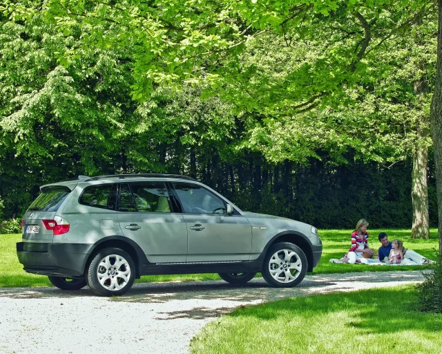 BMW X3 2004 кросовер — 12