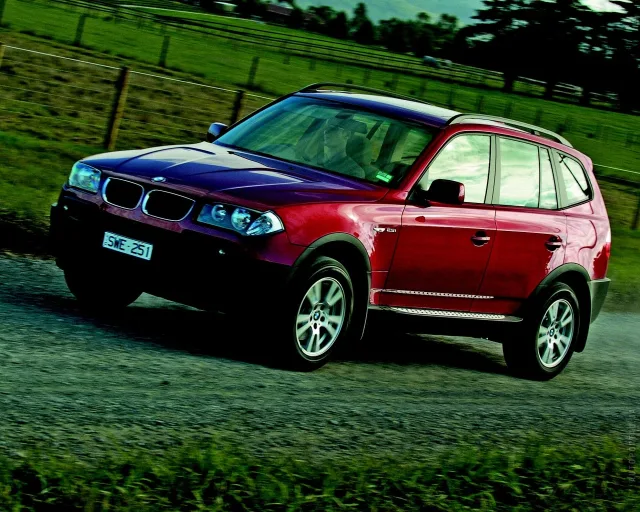 BMW X3 2004 кросовер — 13