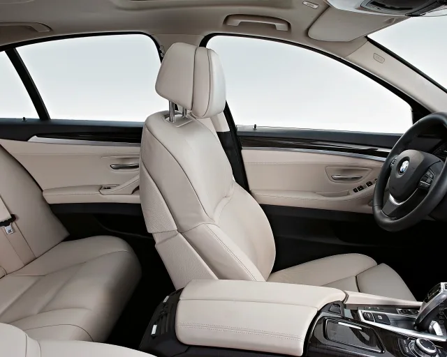 BMW 5 Series F10 sedan — 8