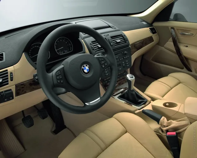 BMW X3 2004 кросовер — 2