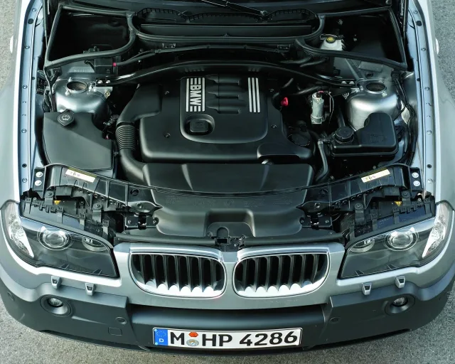 BMW X3 2004 кросовер — 10